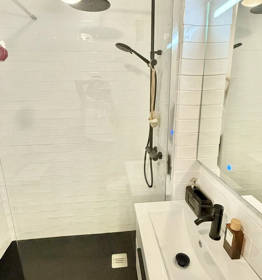 acc0541f-ff7a-45f3-bcfb-a250421c0d5f