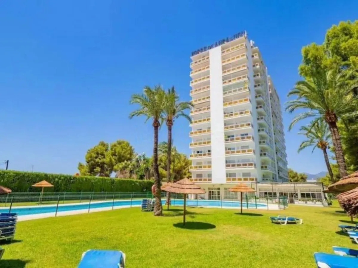 Panoramic Vista Apartment in Nueva Andalucía