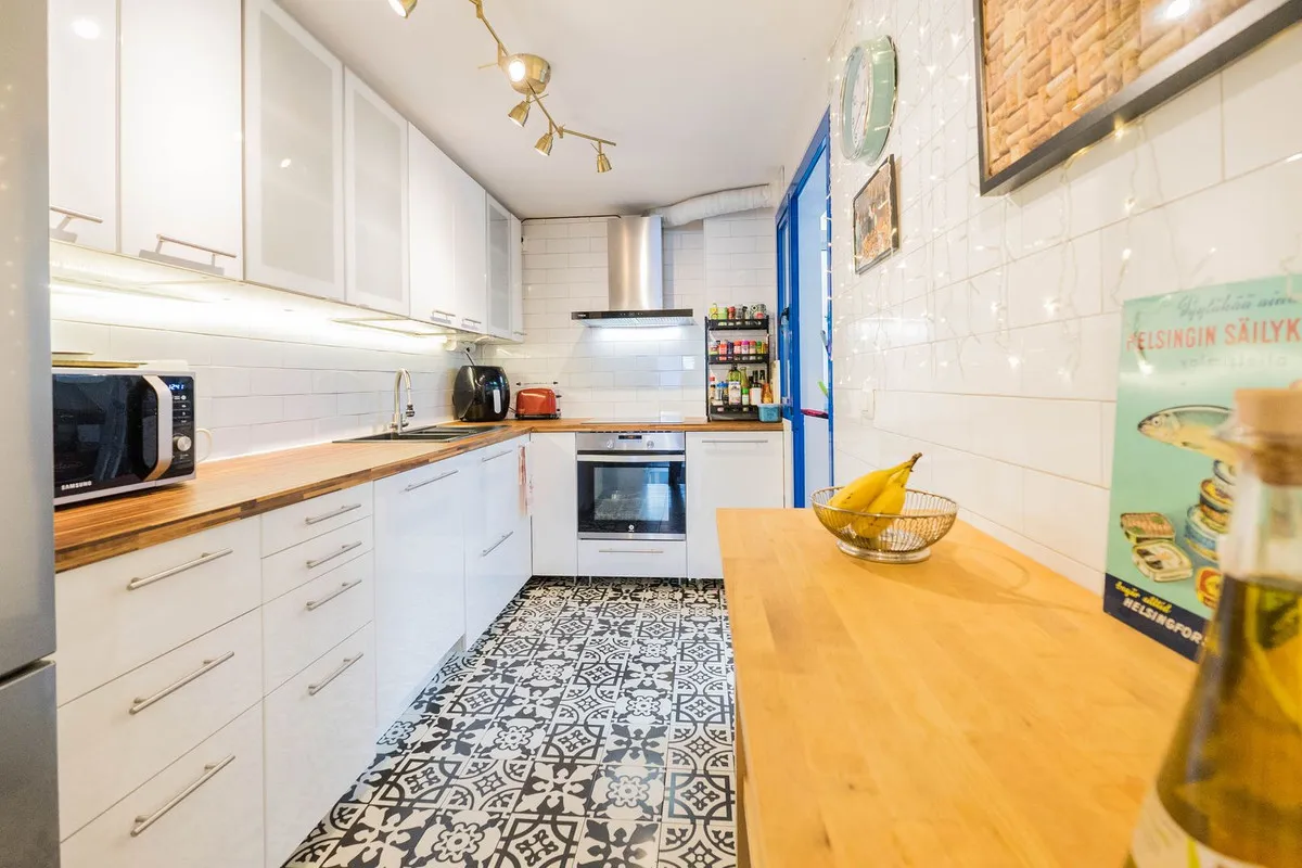 bd94c219-c27e-43c5-ae0b-802feb5a2c3d