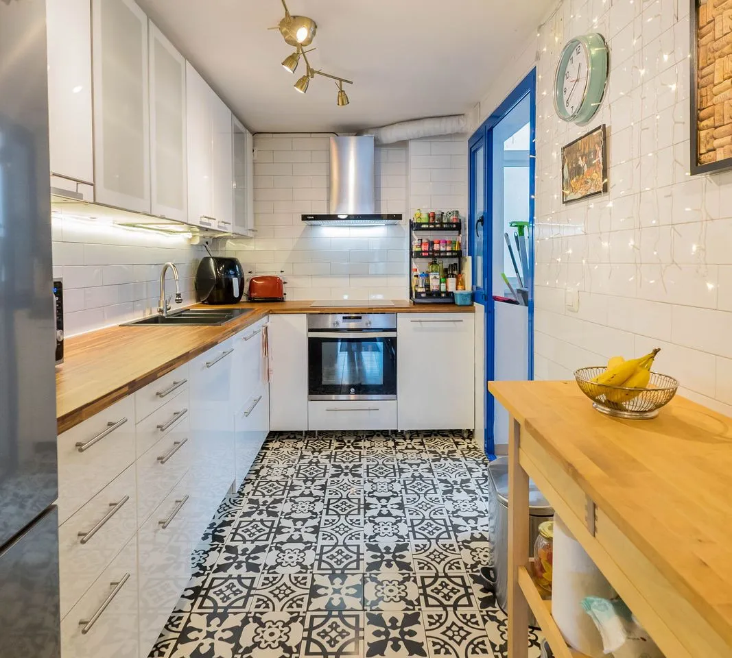 c29d033f-17ba-463f-995d-cfe86d1110bb