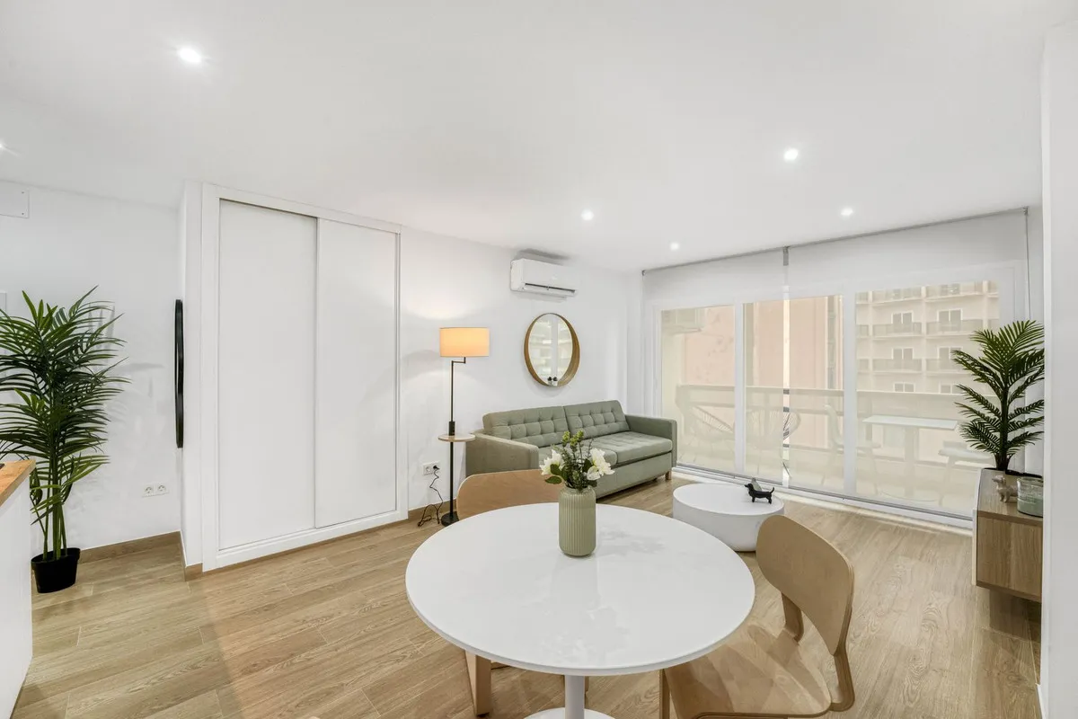 Beachfront Luxury Apartment in La Carihuela, Torremolinos