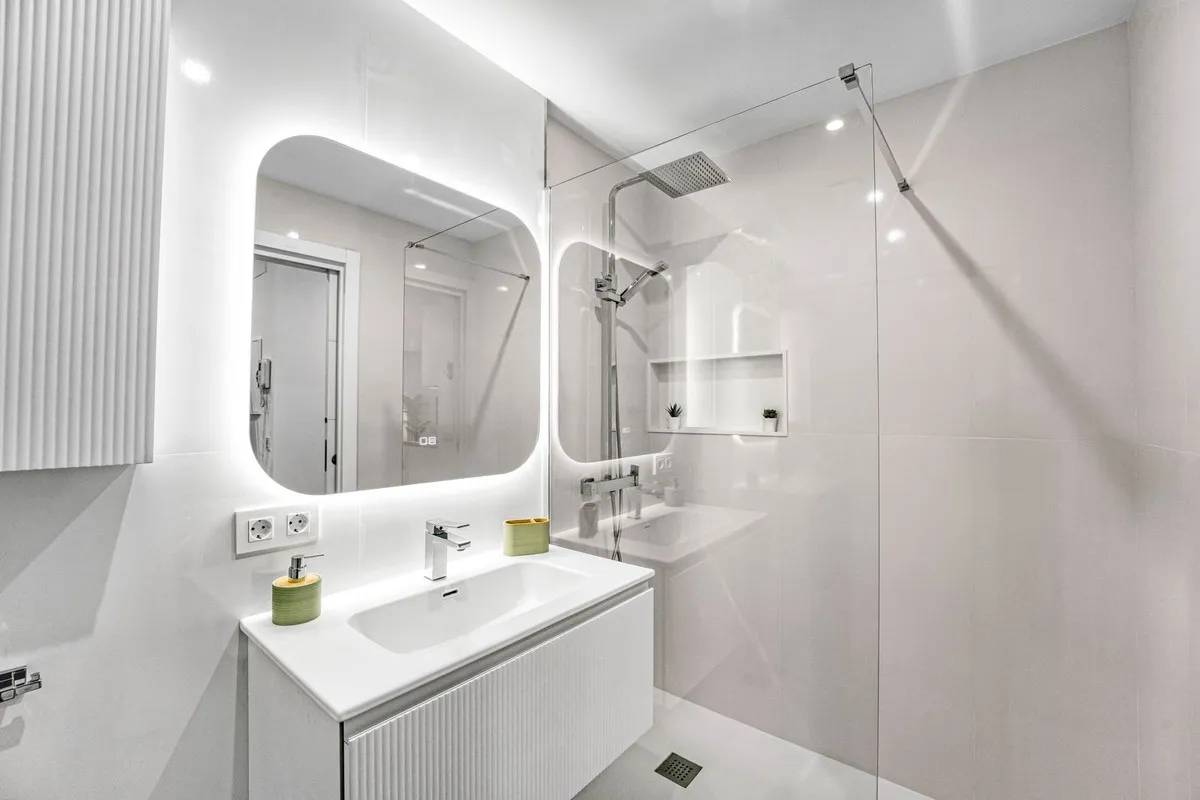 83bb0442-03fd-4ac4-9ad8-e147dddf365d