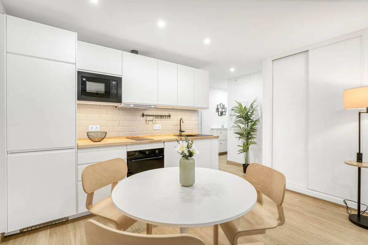 c2844175-9f73-4354-97e6-bcd5073fa1e1