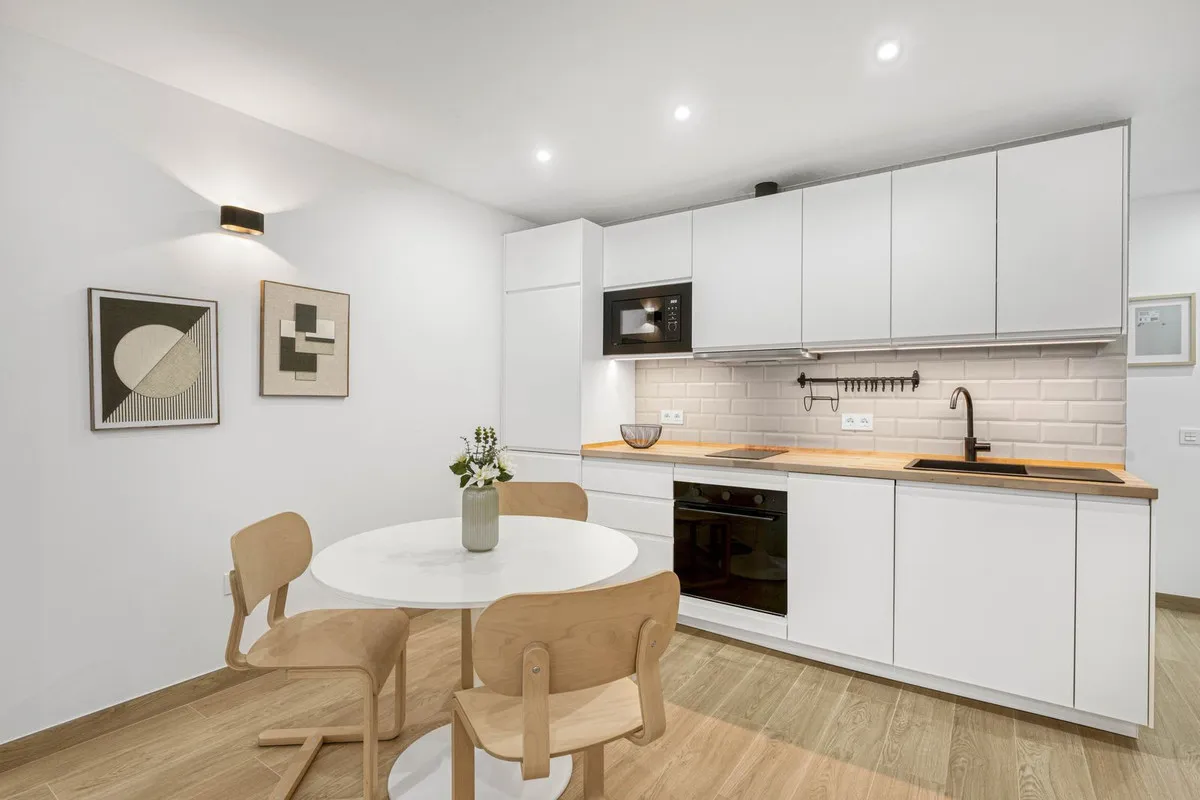 e23e9a81-d86c-4f8f-ada8-0629a03eadd6