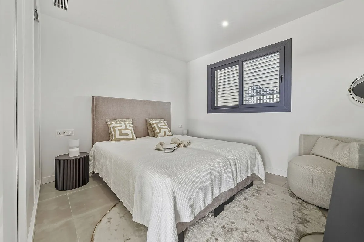 2cf38659-12d8-4f04-8e82-a0c2c4b10106