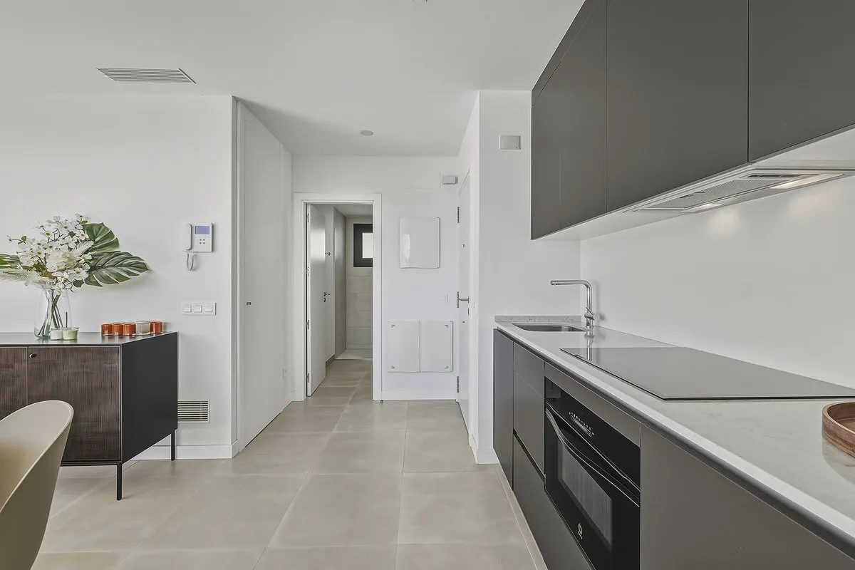 894ed1ff-c09e-4765-90e6-6c7692ba06da