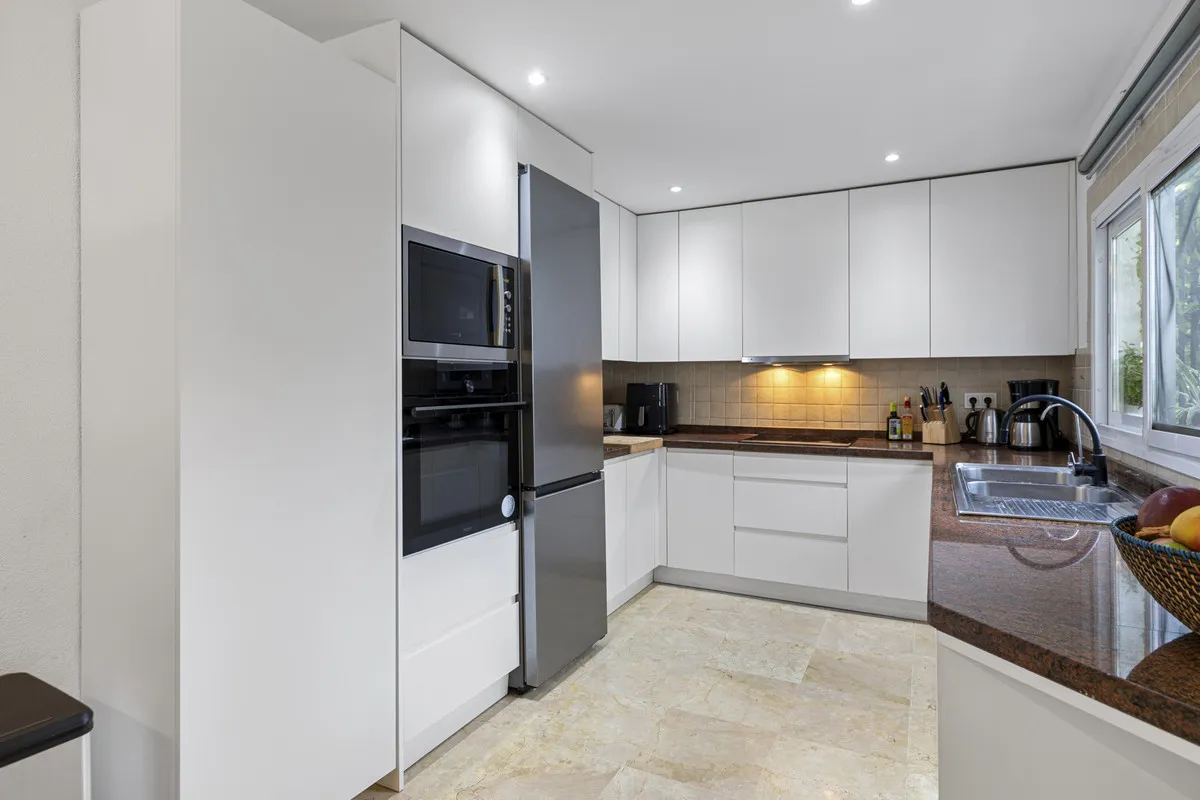 1233e840-f3d0-43d7-8461-cabb43748ba4