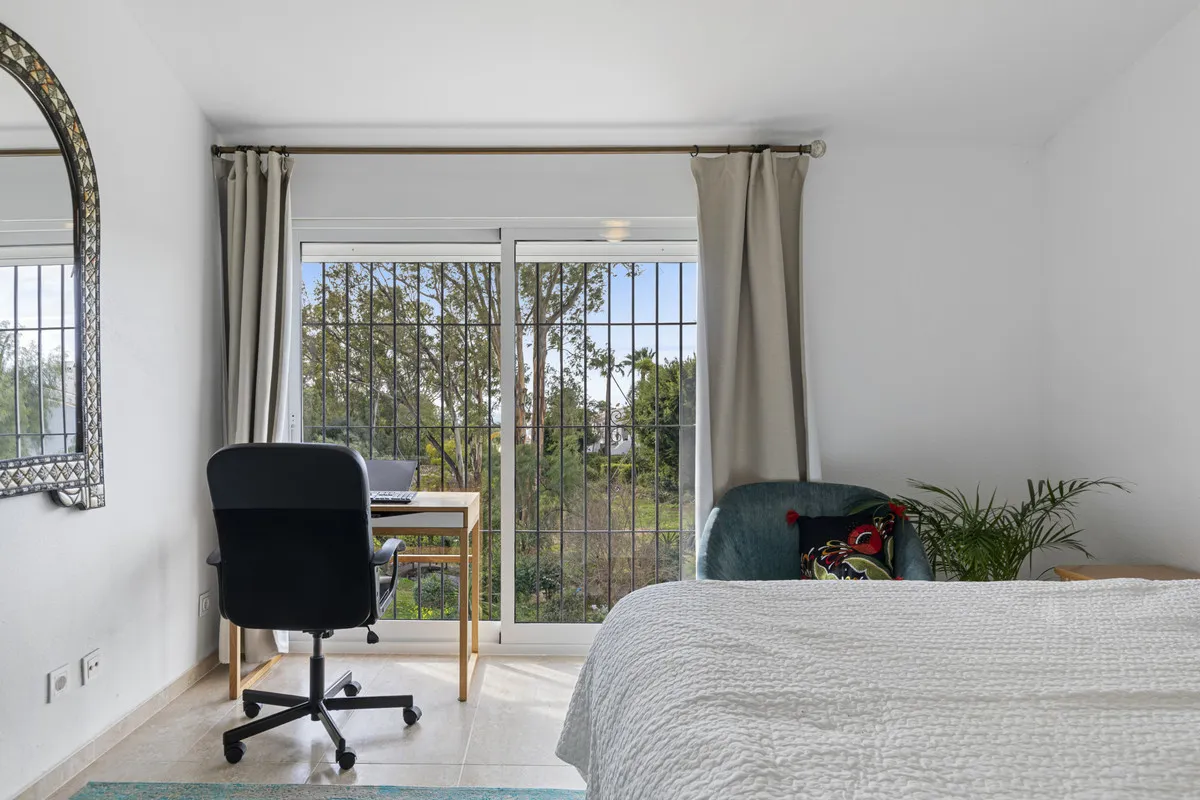 86b52638-5a08-43f5-b5e0-dfa220a181e5