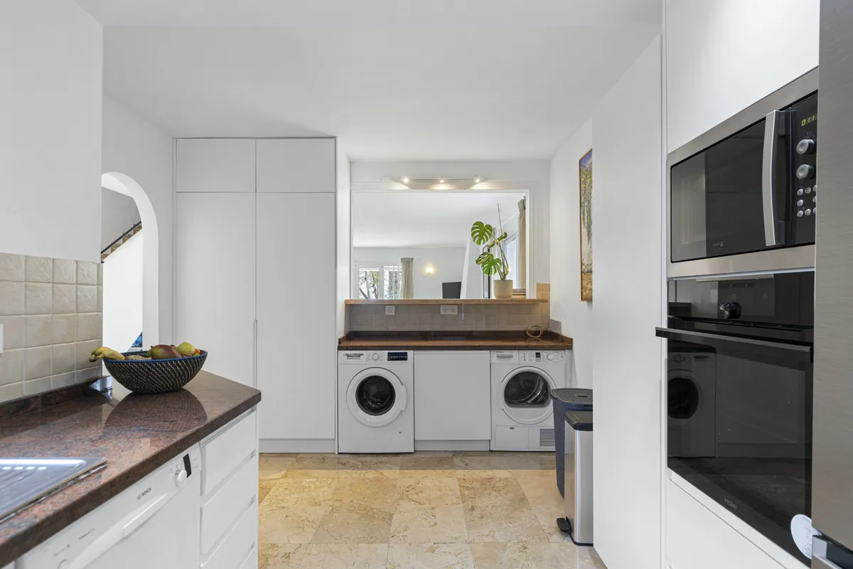 88ec09b2-243f-472f-8e9f-d83eab00e3bc