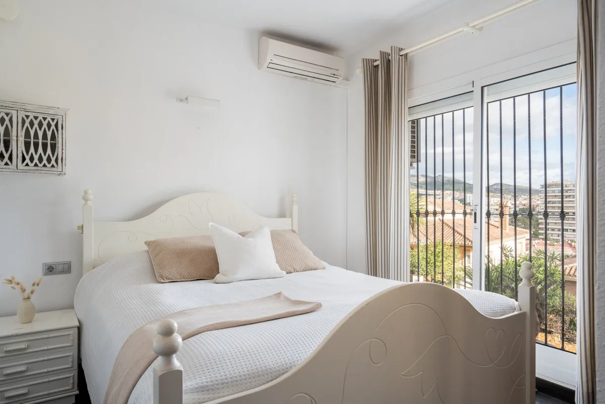 27c17b01-4df0-46a7-ad0e-ad65e90888ab