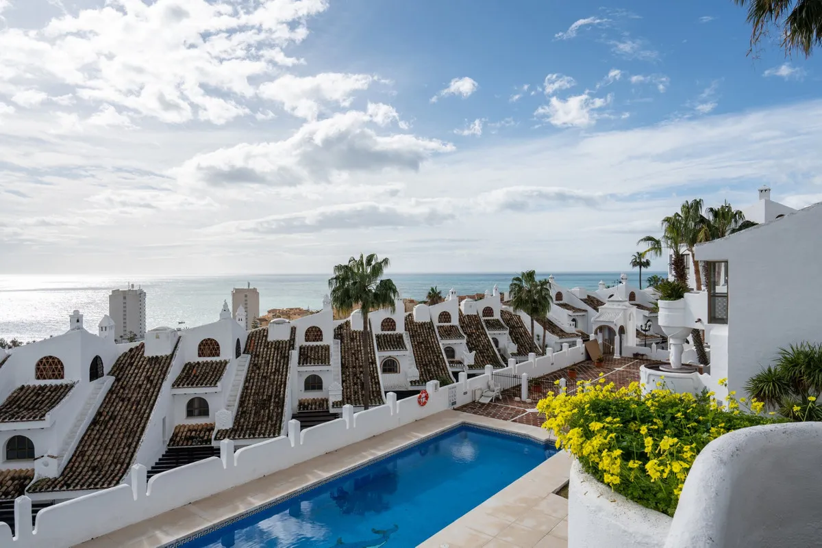 51ec86b6-e61d-4217-a015-71a392f0b8f4