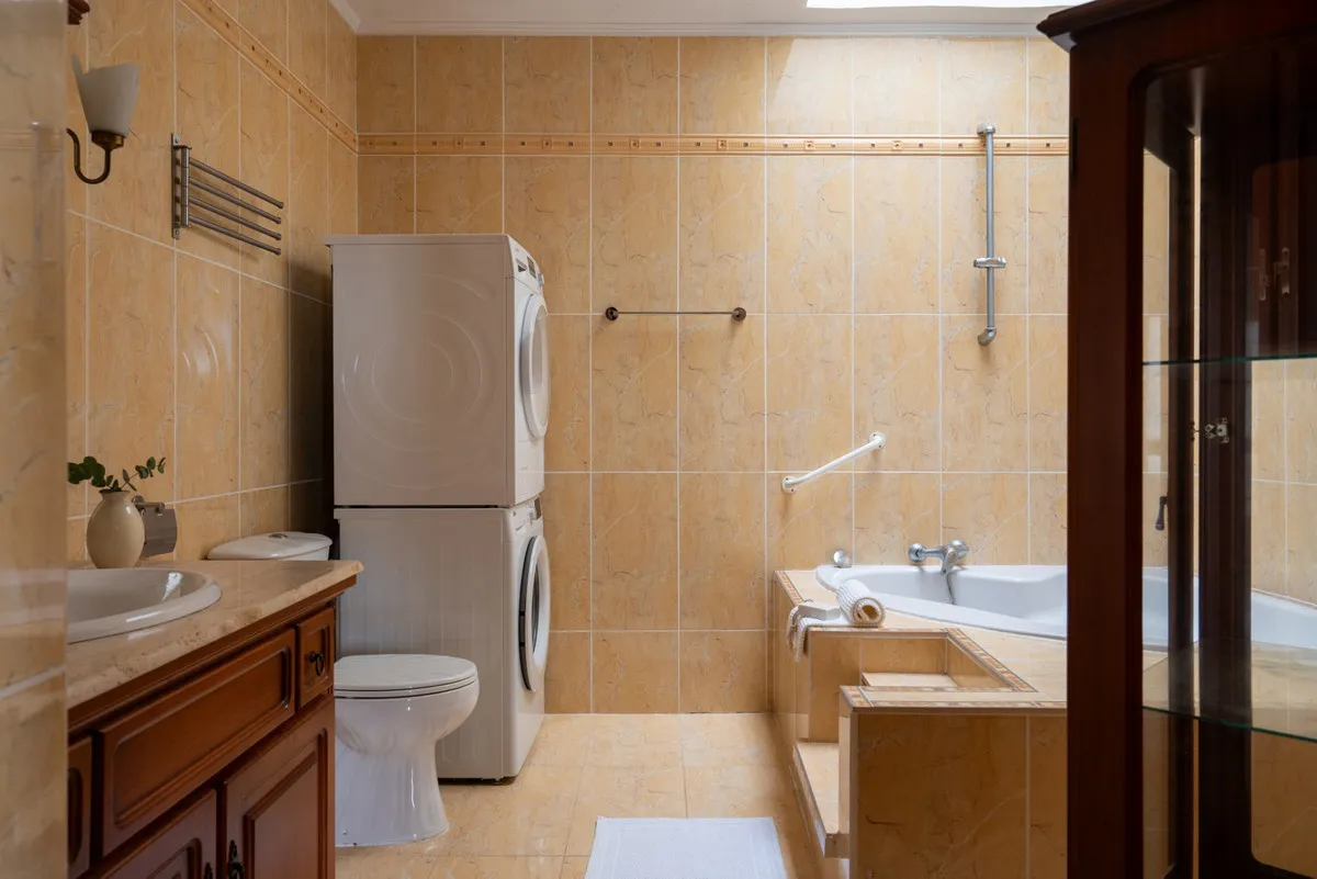 a8d975e2-c673-49e8-b182-c691a7c60791