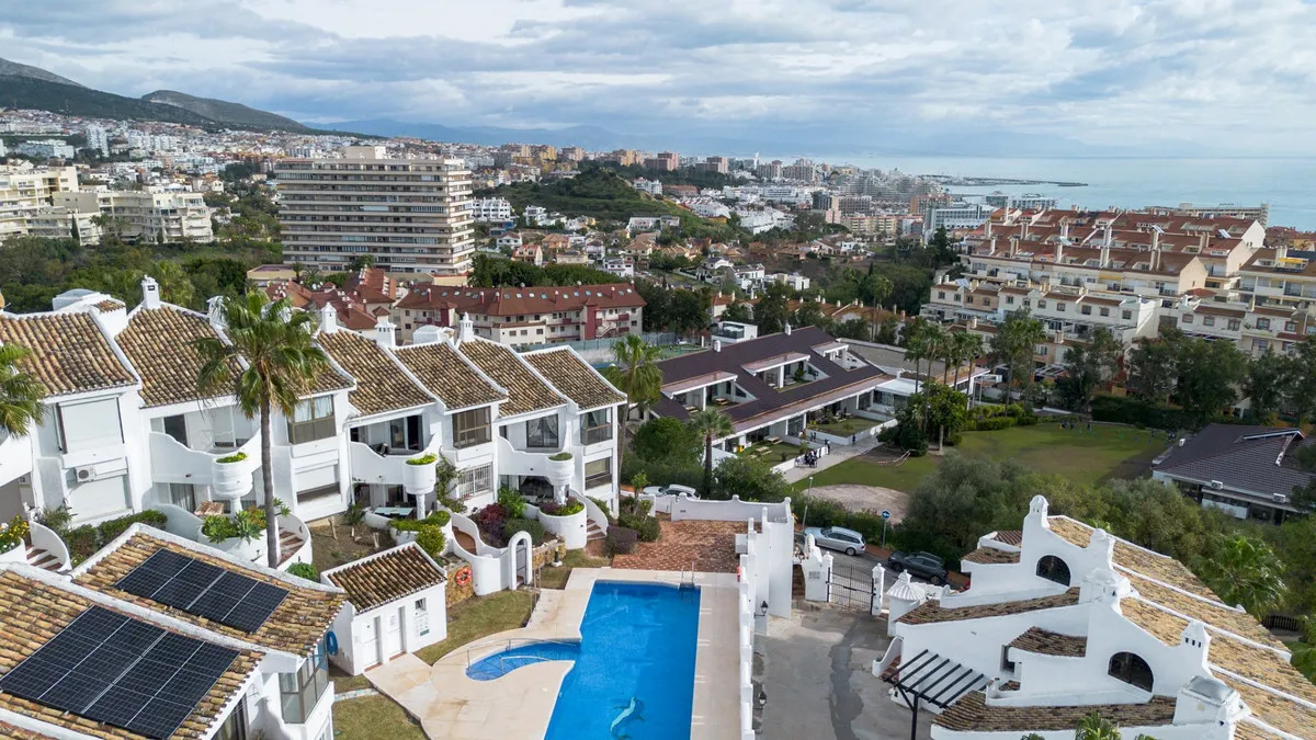 ab4dde7d-566a-4c51-98a8-c0f65a34d609