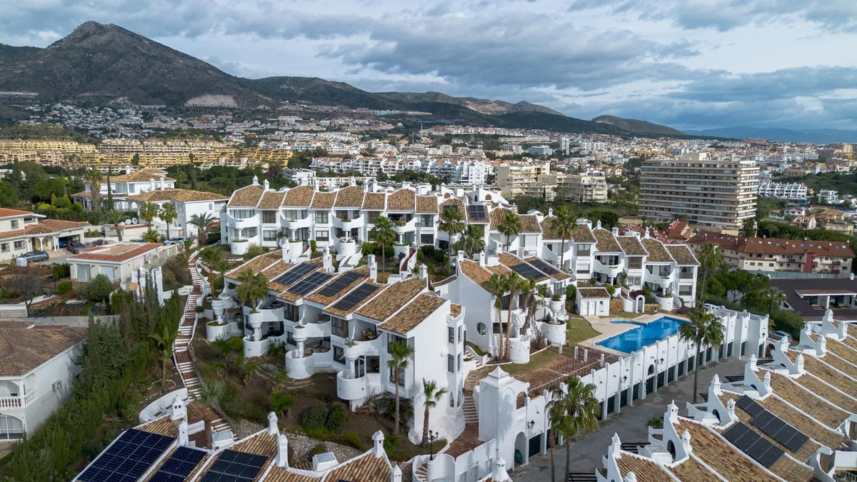 d71a0447-62b3-4842-82bb-4f5614da8595