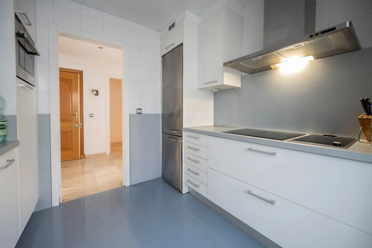 a31b2c8c-8d71-4ba1-85cb-a77d76e63b4f