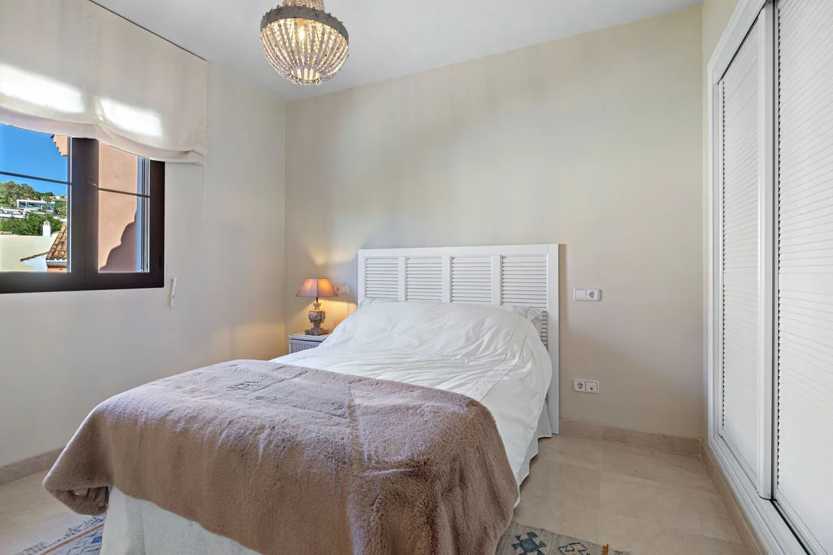 206b0383-fe86-43a8-9eba-6aa757b6ca22