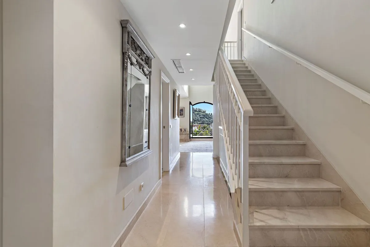 67dd9b1c-eb54-401e-8c73-276347ff9182