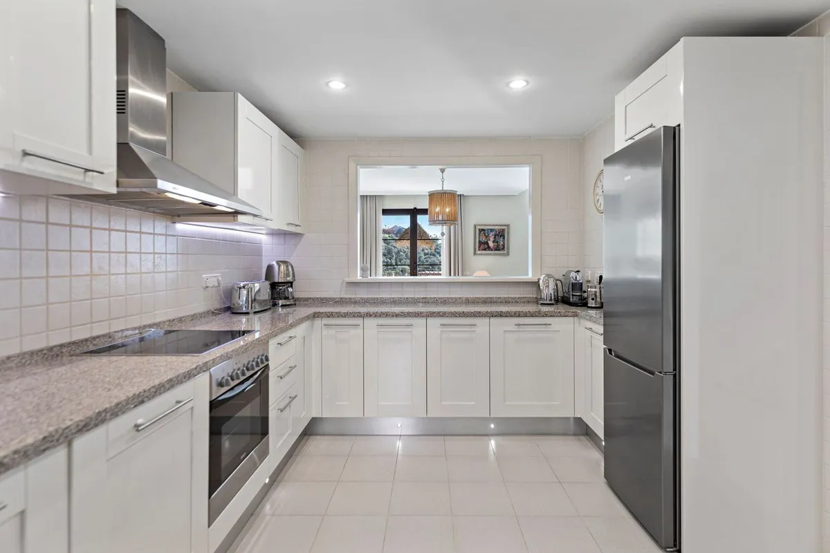 6b43d965-d446-44f4-8d8f-999dd2d96f79