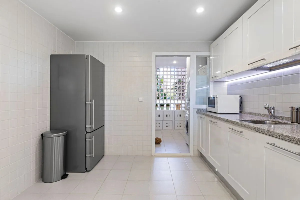 b77f1ff0-34b6-4a8e-b20b-bb53371fe9a4