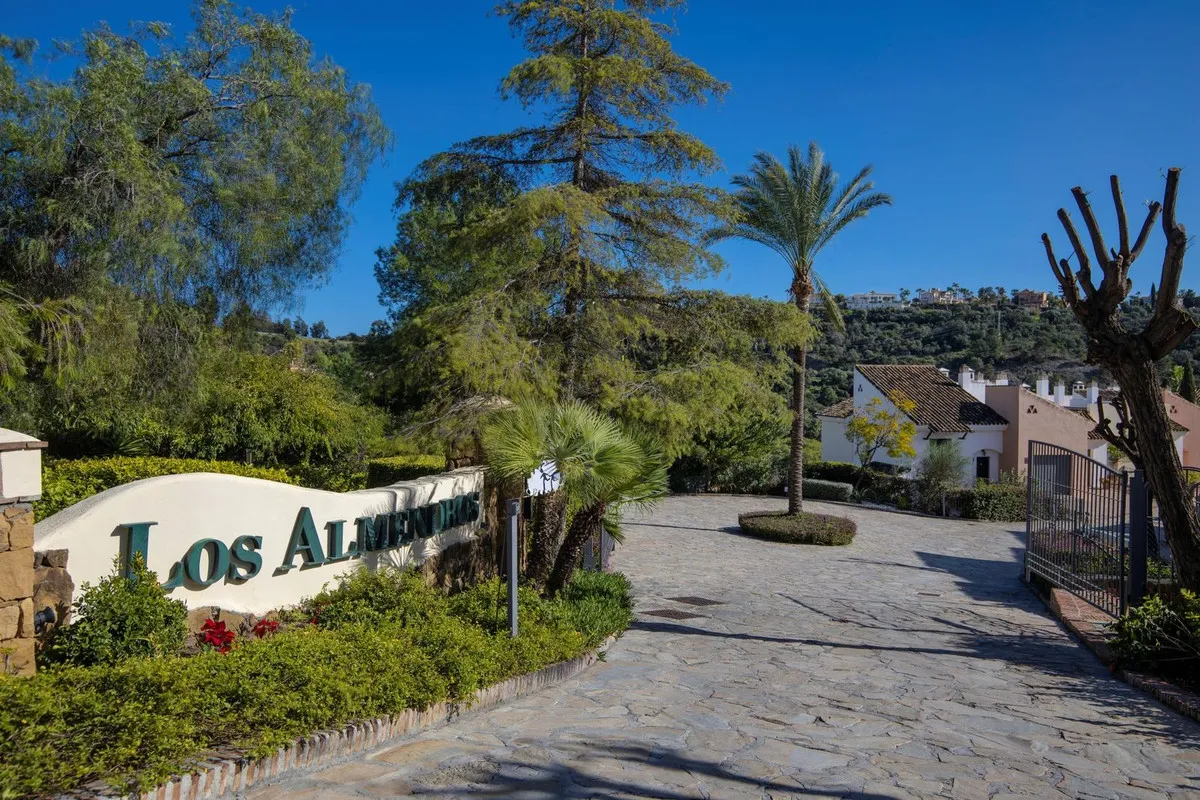 bf3e9de8-661e-495b-b28d-8414c723b90e