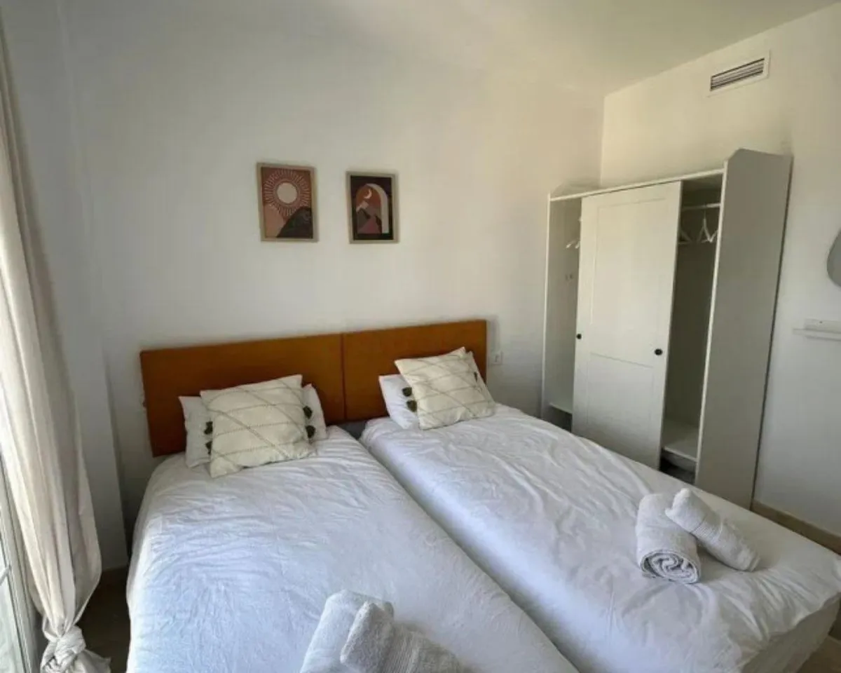 de0caad8-7765-44fd-84bb-cfa0d38ab73c