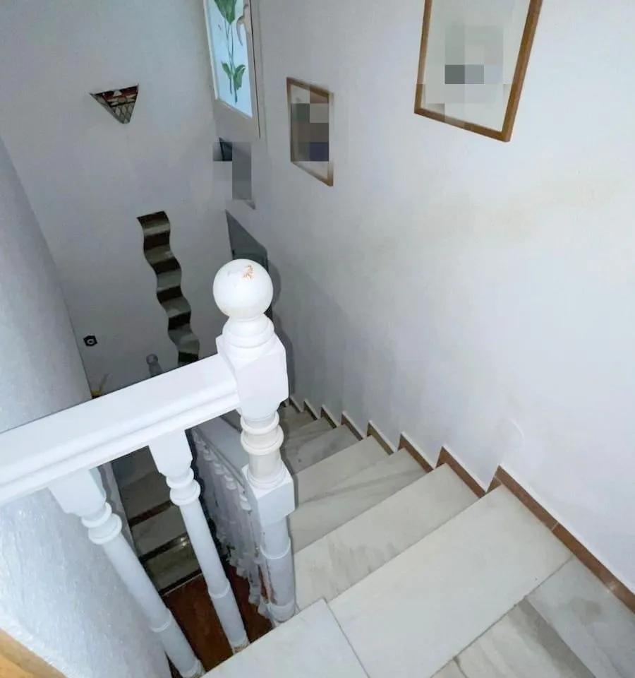 8b6dc276-8c98-48bf-a35d-e9ff1c7d0f49