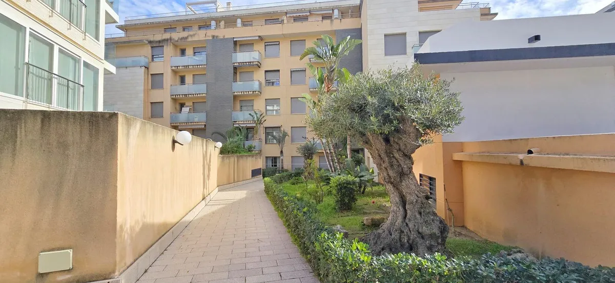 2ab663ab-69b8-4dcc-bc05-0f59f071d490