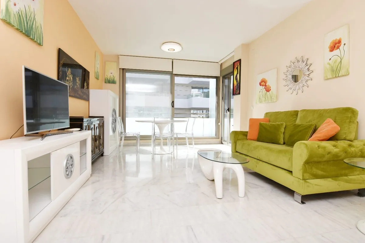 b242d3e0-a189-48b9-9ddd-5a101d033316