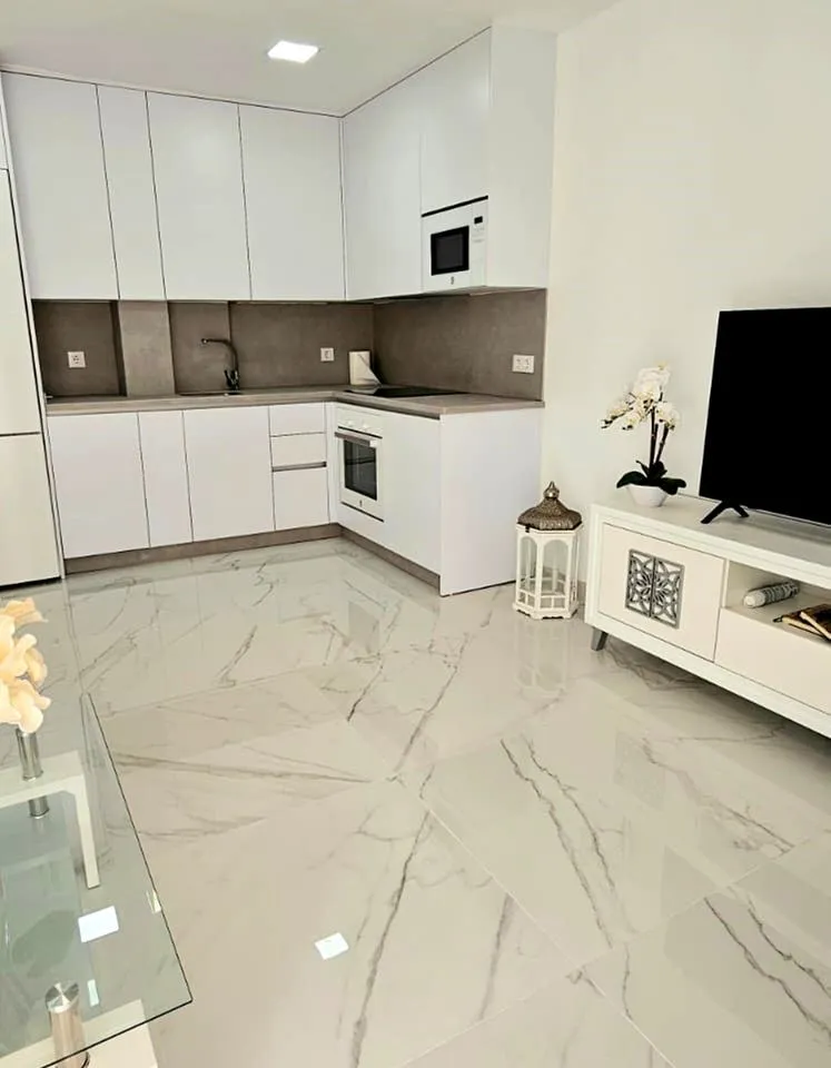 fce0ce12-4042-4f85-bfe1-844aecfeec81