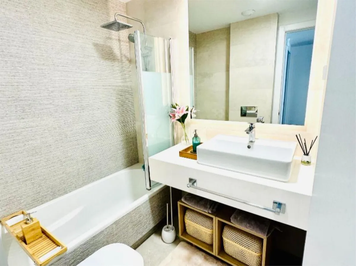 aebf0496-e304-4734-9371-4f4561f5e728