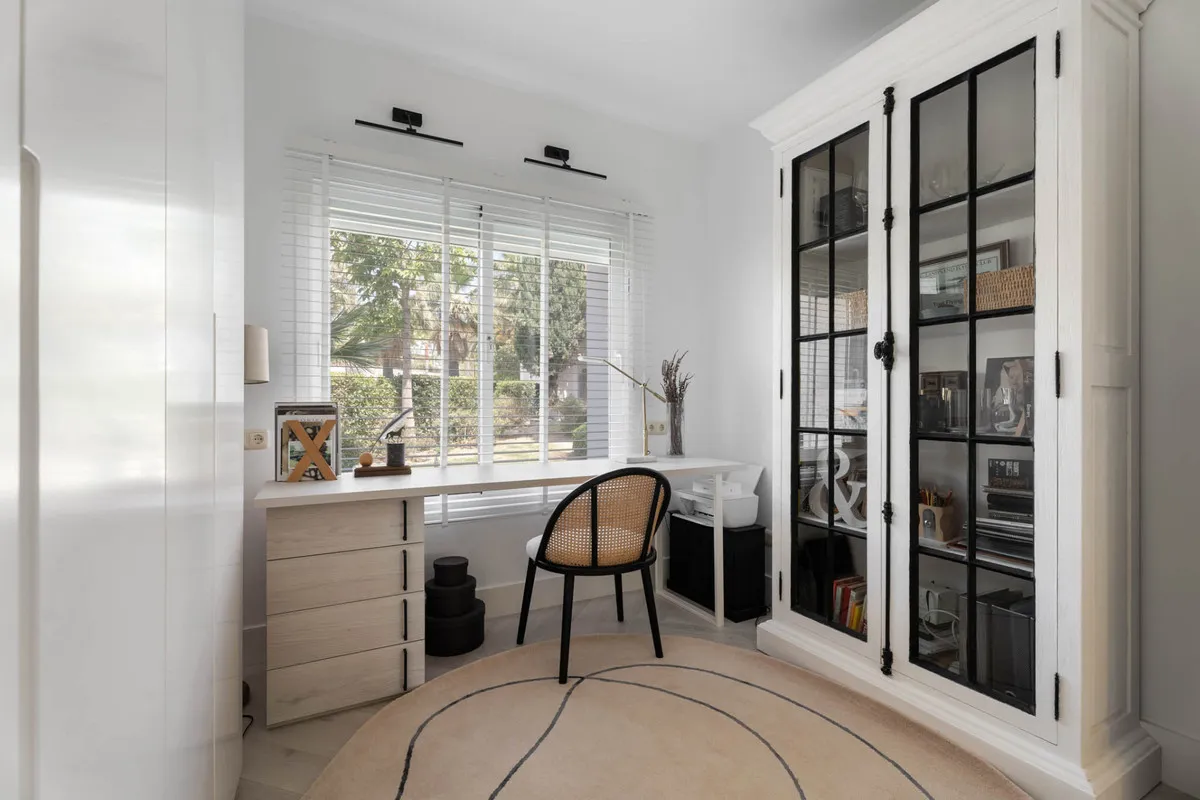 5b178033-ce22-4afa-b8f5-8819213b4de1