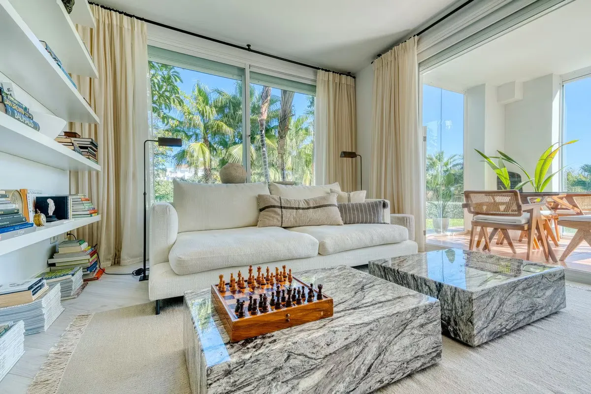 94bd39d9-9356-4d29-a17c-033dd1e4d380