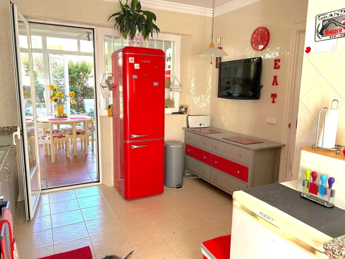 08572610-a74f-4644-943b-0d17bc0138e8