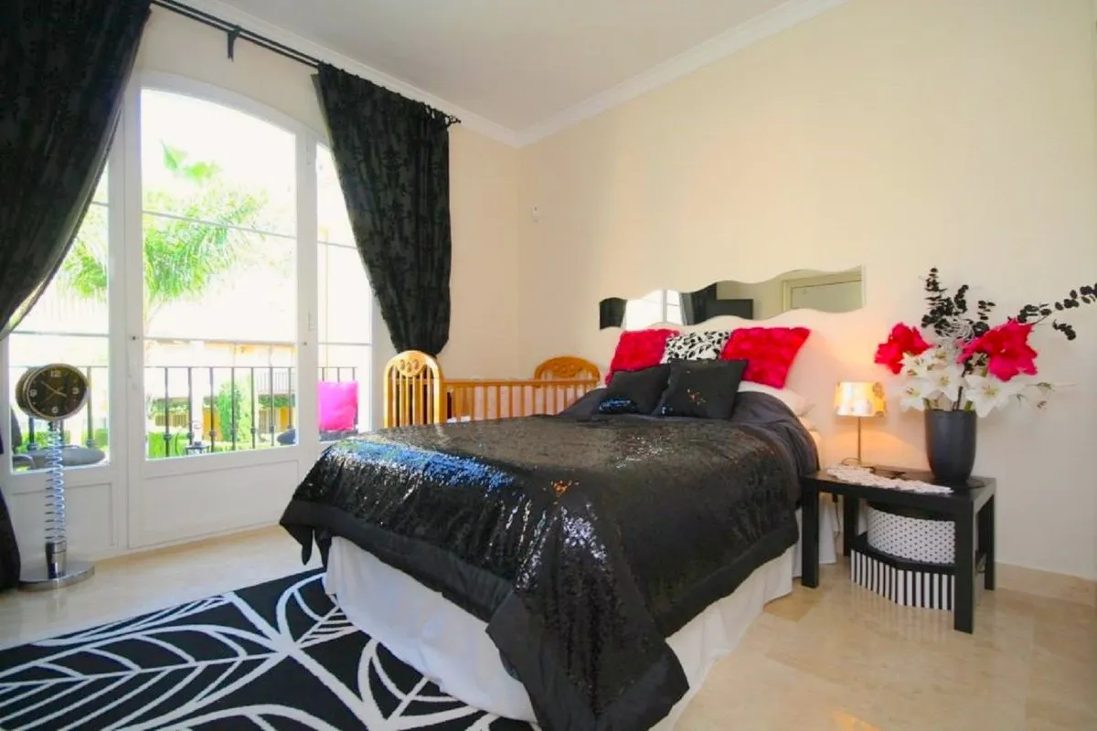 43e71ff8-a25f-4e22-a4a0-9fc1e4c0de09