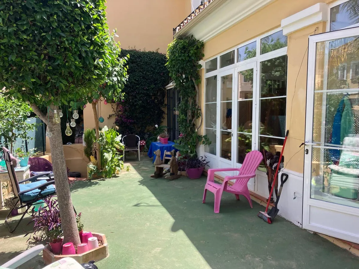 aad4b0b6-4094-4153-8943-ea0e15799b2a