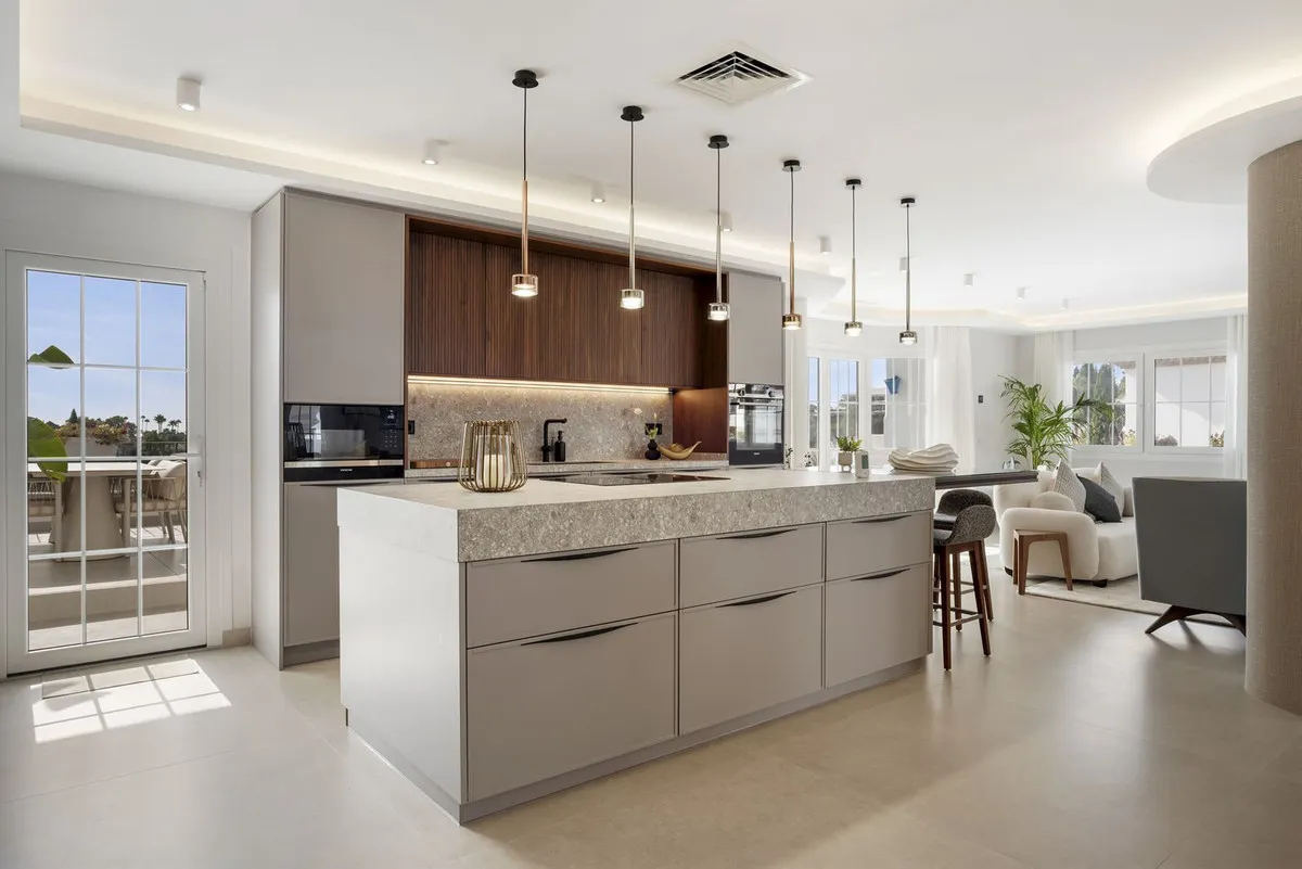 7c52500a-3bcd-40da-9dac-79d9433efd0c