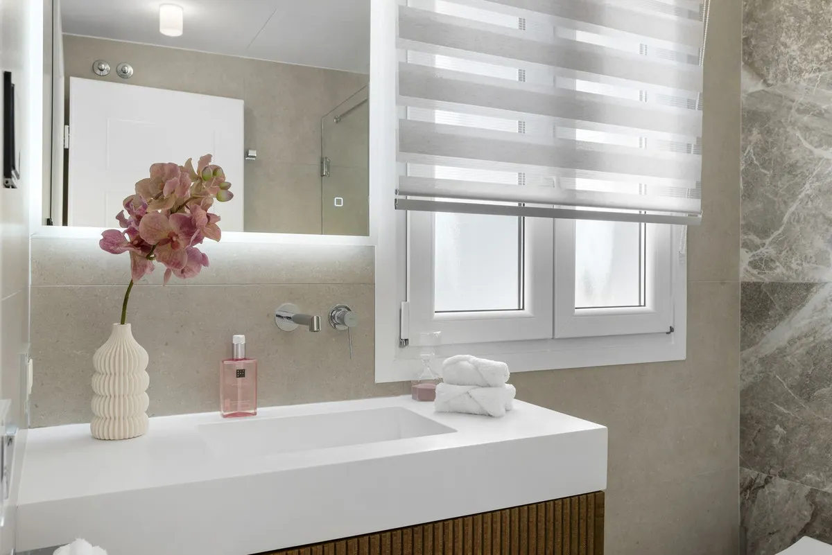 b5c86ada-5613-4c5d-bcff-00576c357b7d