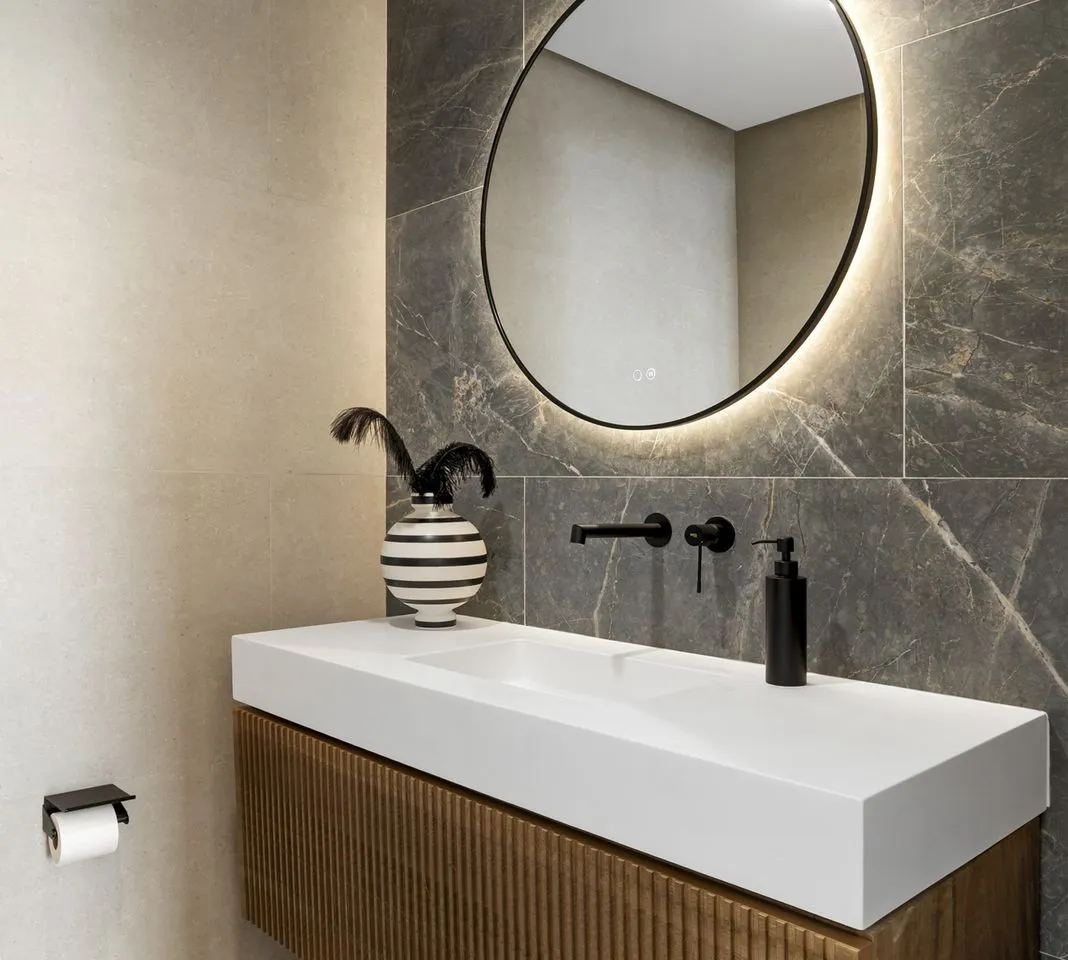 fff354e4-d444-475d-b321-1c330518f1c5