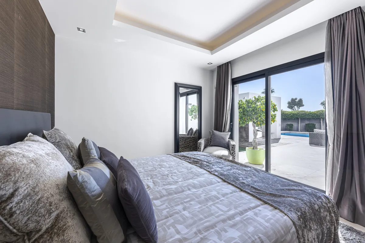 5bfe84e8-7789-43f1-ad88-dd69f16f5c6e