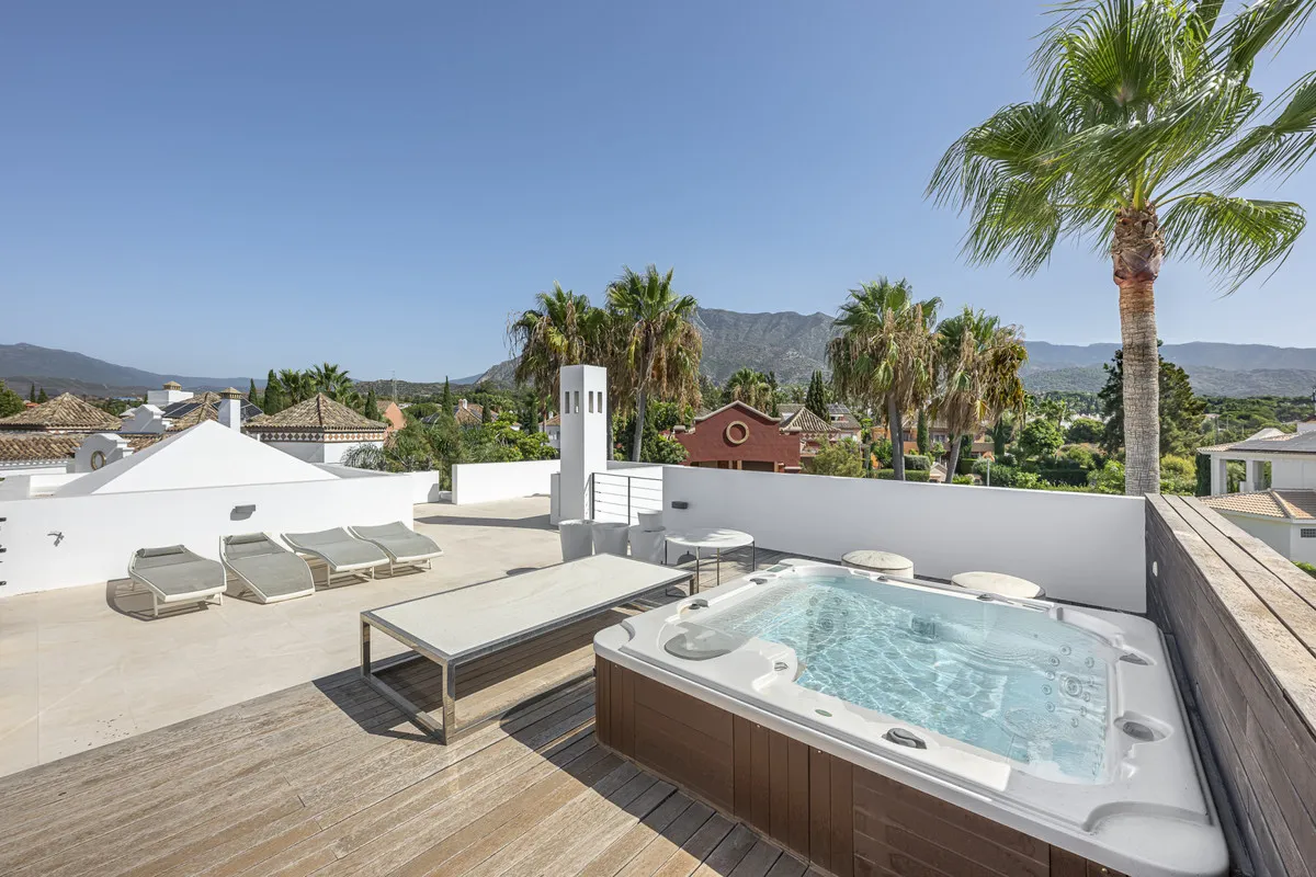 703dd837-843d-4a59-a2e2-a9214a7a1ee1