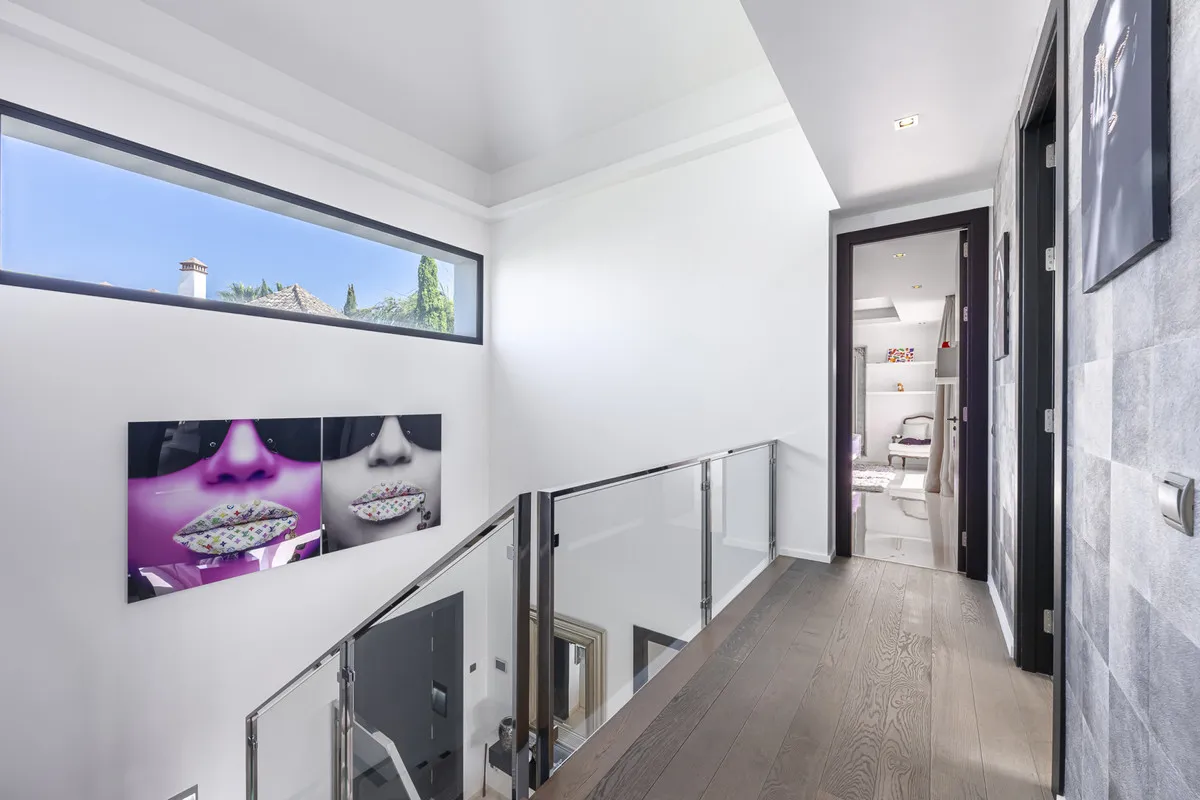 83d70b55-034c-4214-92ec-f8f89477d998