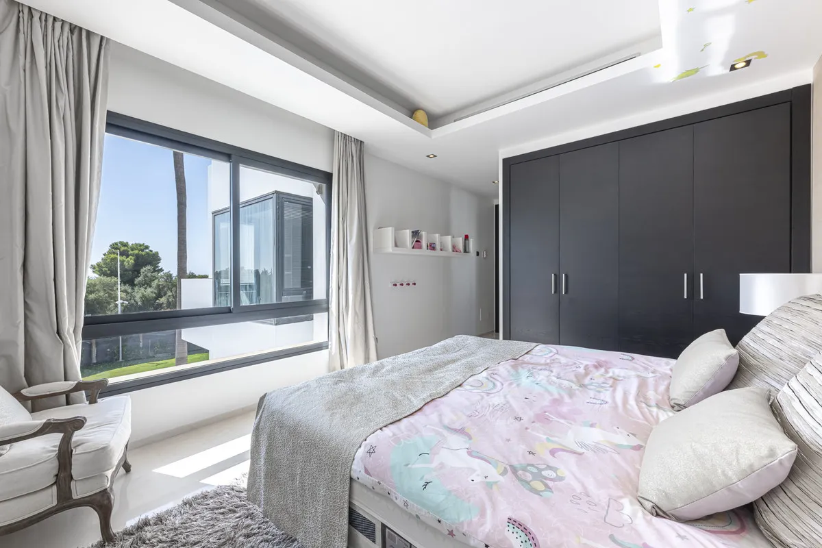 95e80017-6042-4b03-a893-6b231eb0b1bc