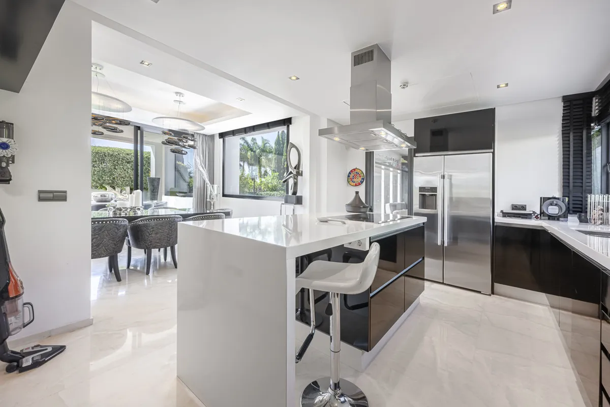 a274de69-1dae-4500-9a23-d598d5f2e3d8