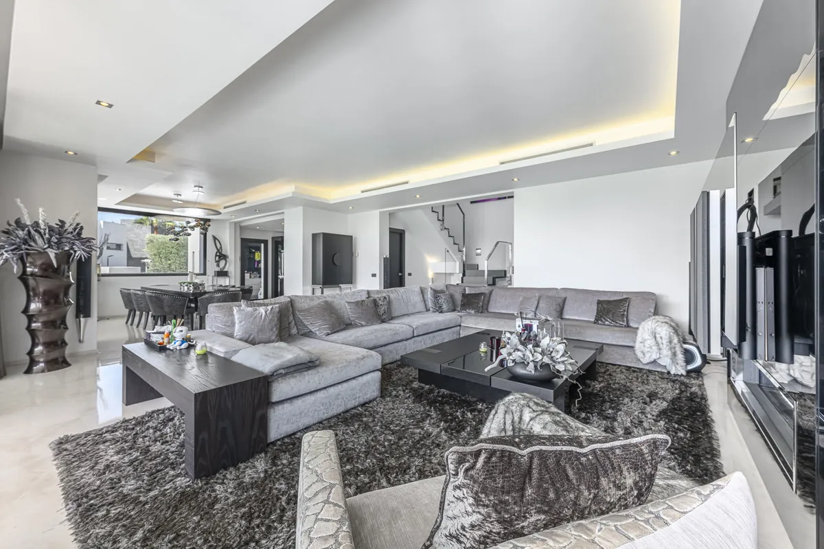 a4b9ba15-8fe7-4314-b3cf-5d9f417e9bd7