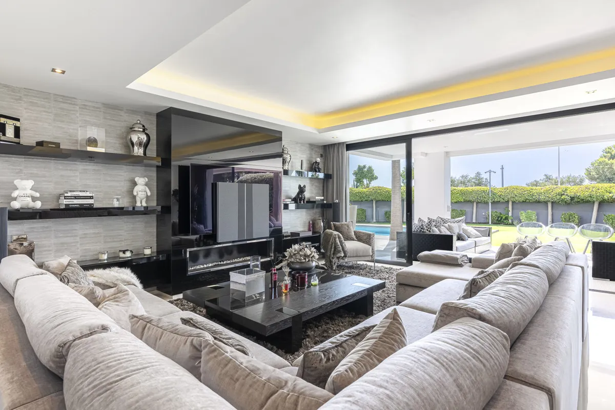 b0855d27-d236-45de-b819-3b3ac428e8e4