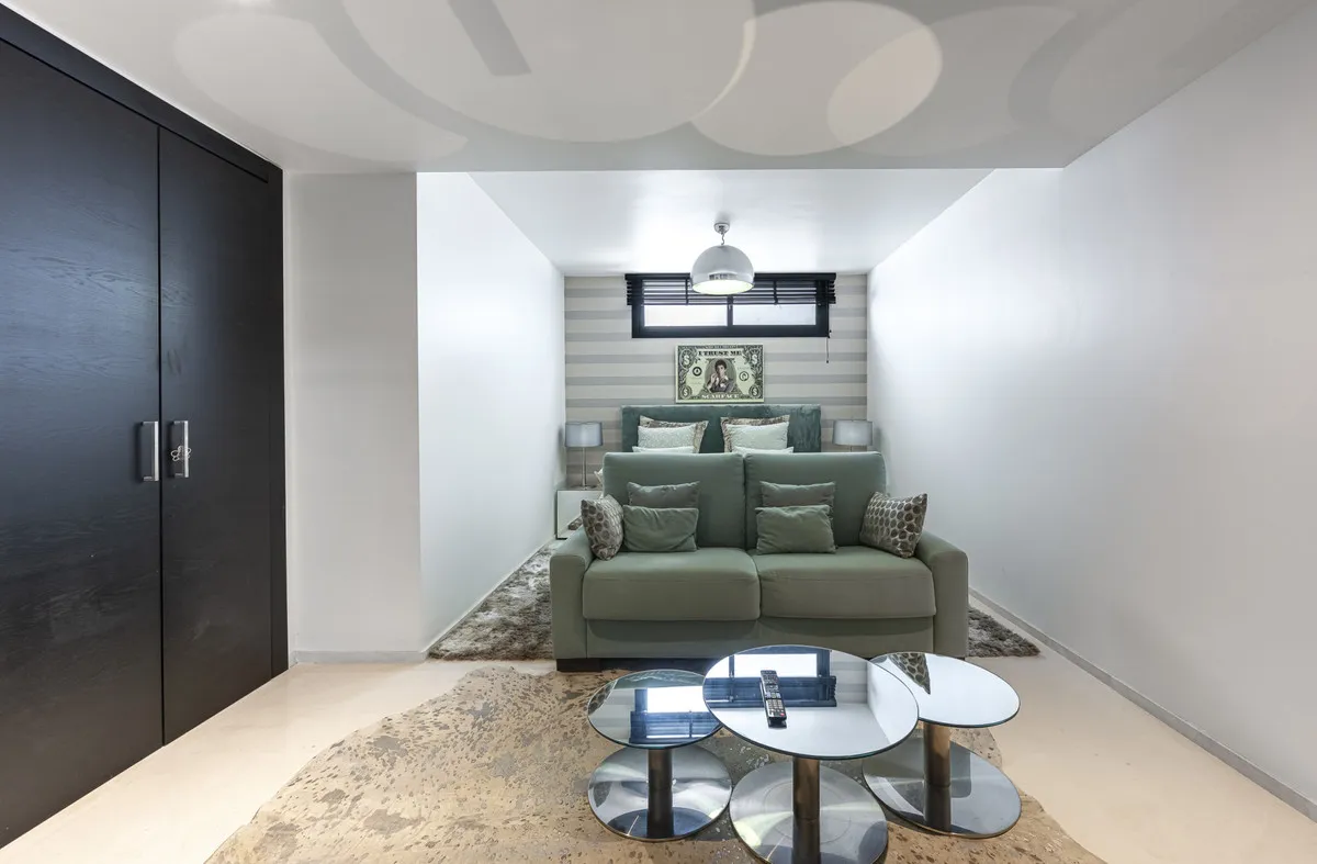 e7909b1d-5116-47d3-b8b8-2a12aea75611