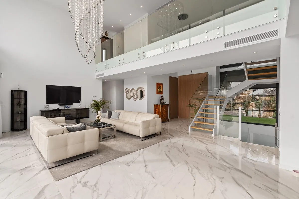 1ef18203-dd97-4101-8d82-50b5088f1651