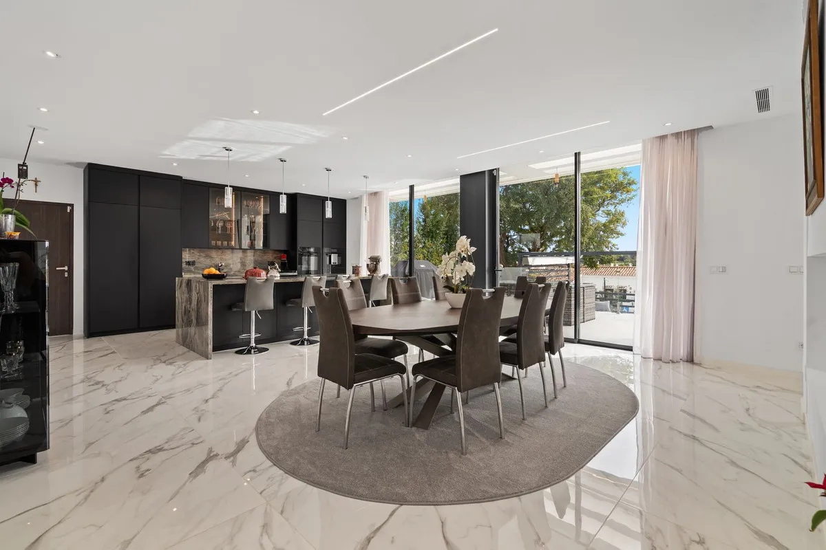 8f931570-dc5e-4ecf-ab65-0f4f1880ca1c