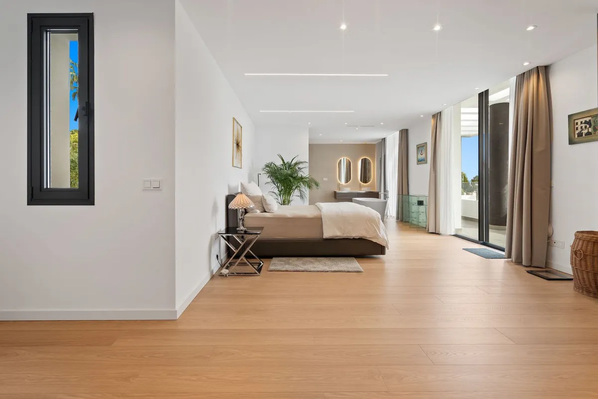 a0f2e7c6-f50d-4a82-a207-f3161f3d5f0c