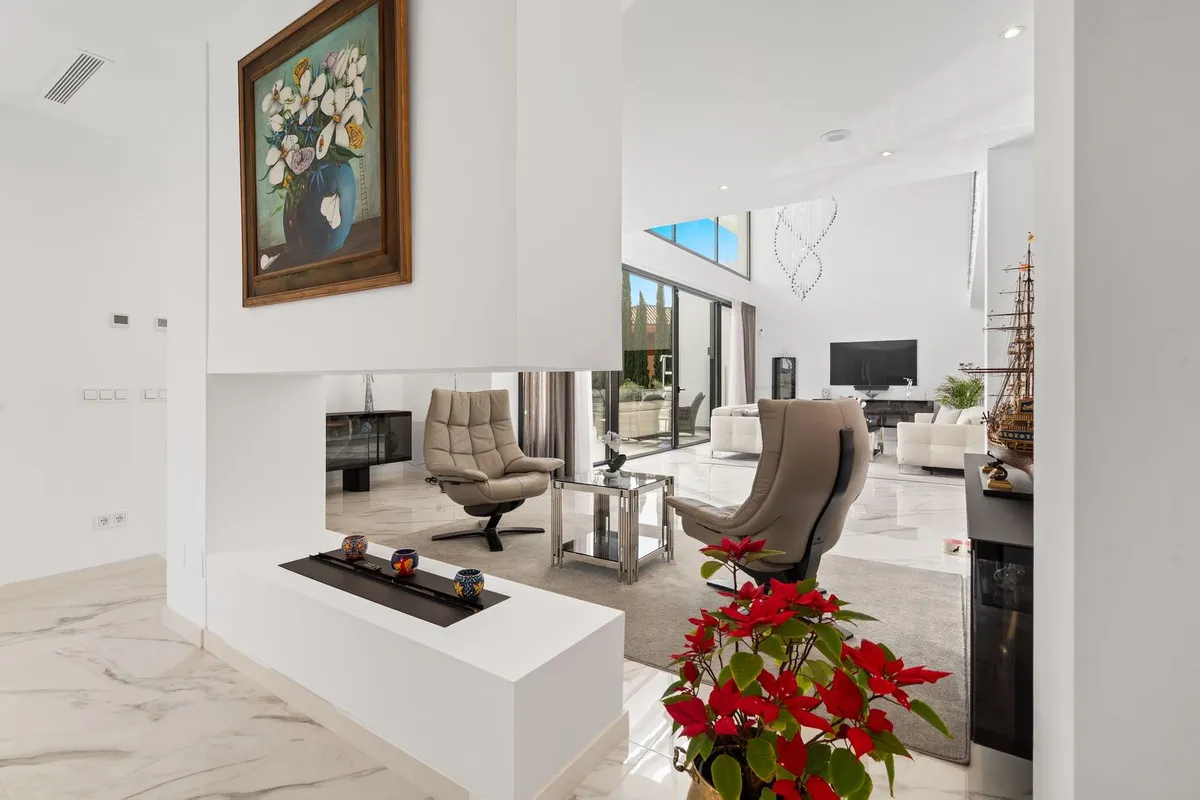 c8a206b5-4813-4497-80ce-502449854f33